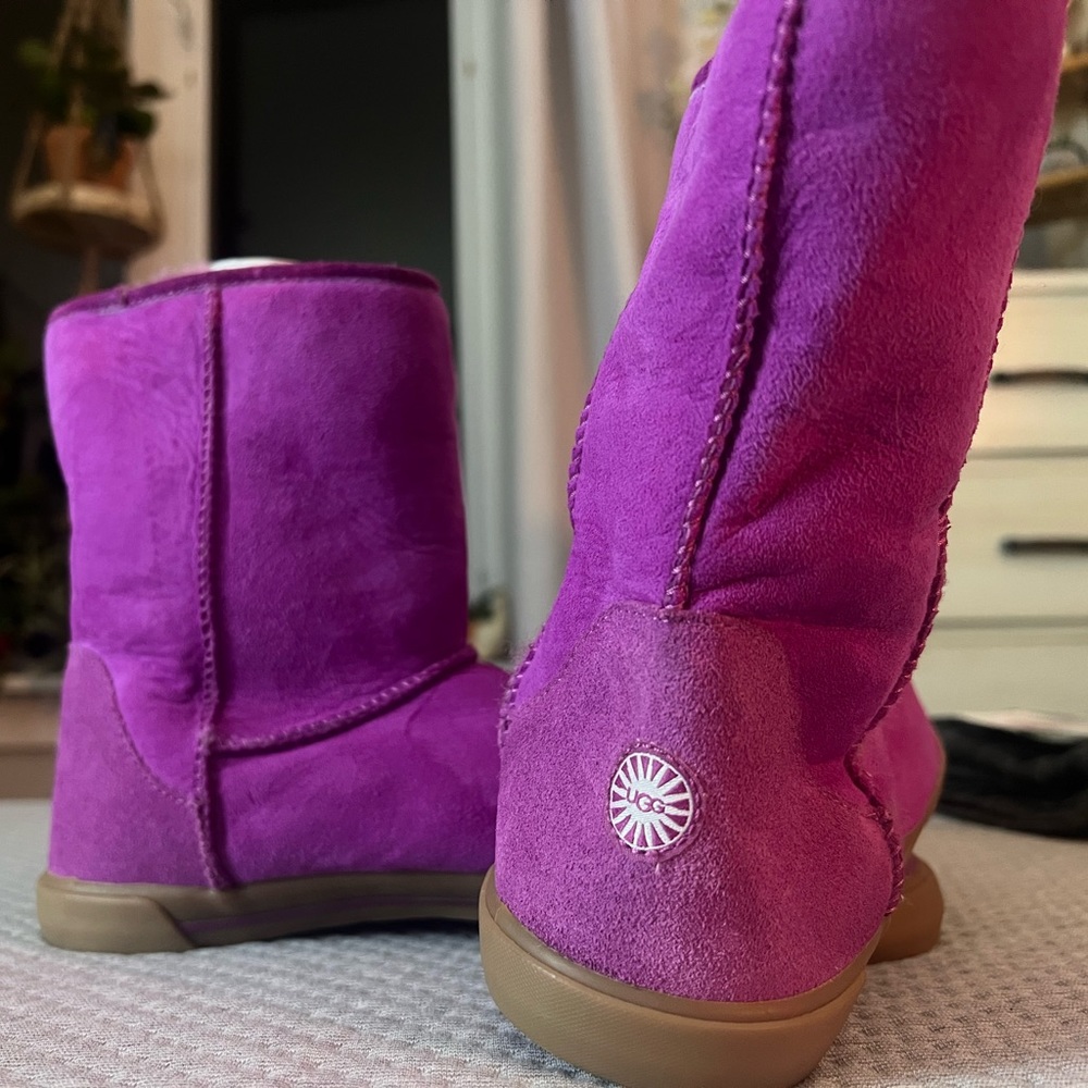 Girls/ladies Ugg Mini boots size 5